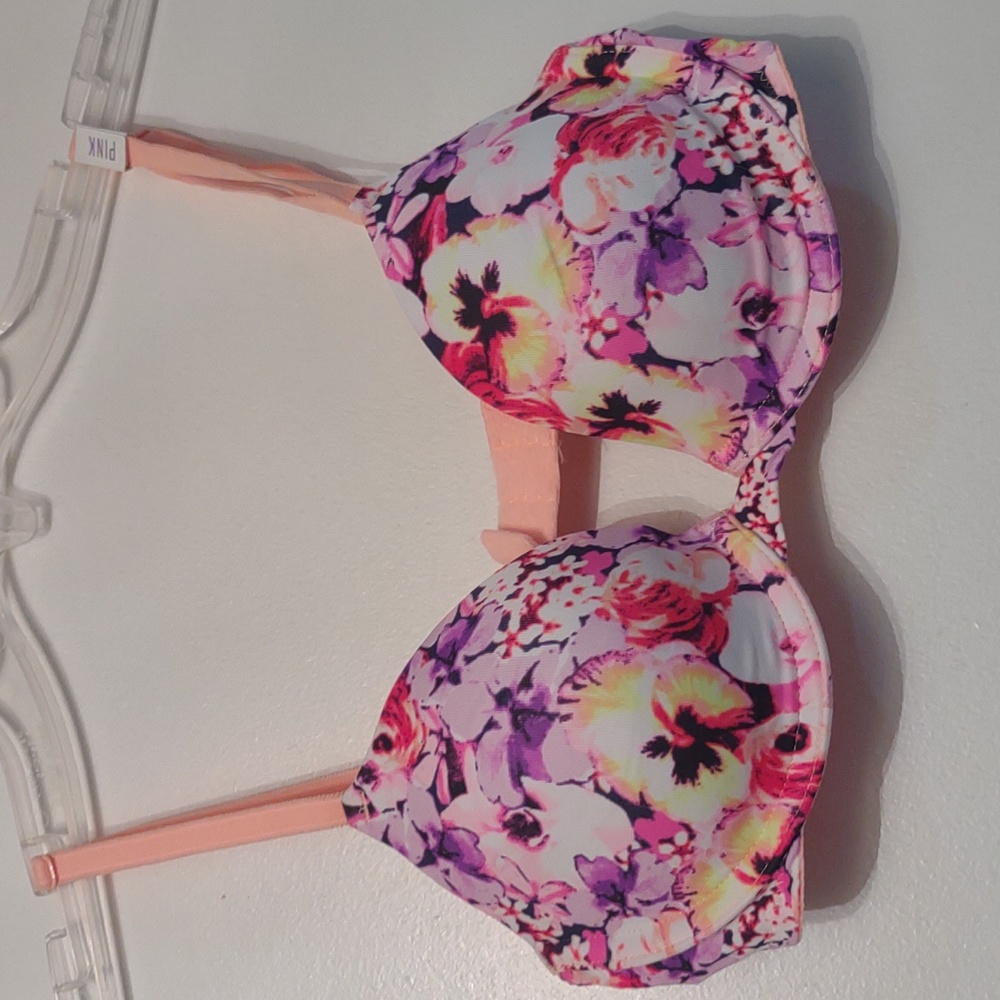 NWT Victoria's Secret Pink bra